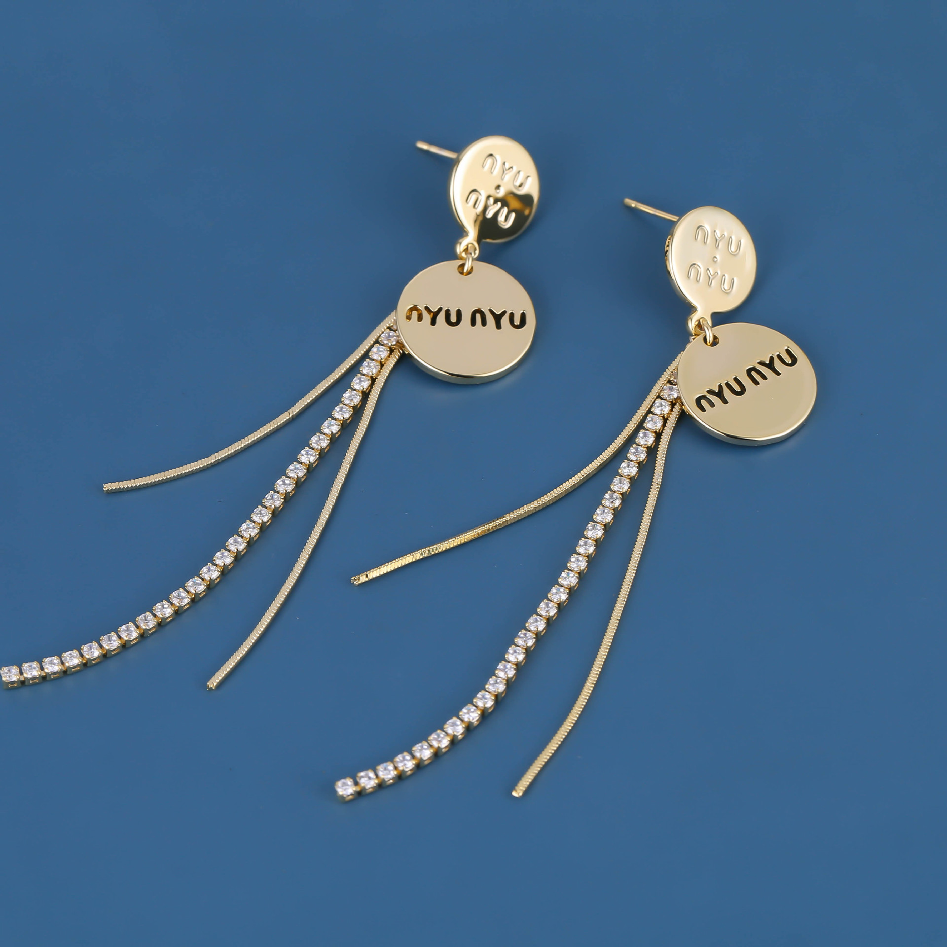 Dongdaemun, South Korea, offers creative geometric earrings, trendy tassel earrings for women, and a stylish 925 silver ear ring for wholesale from the manufacturer undefined