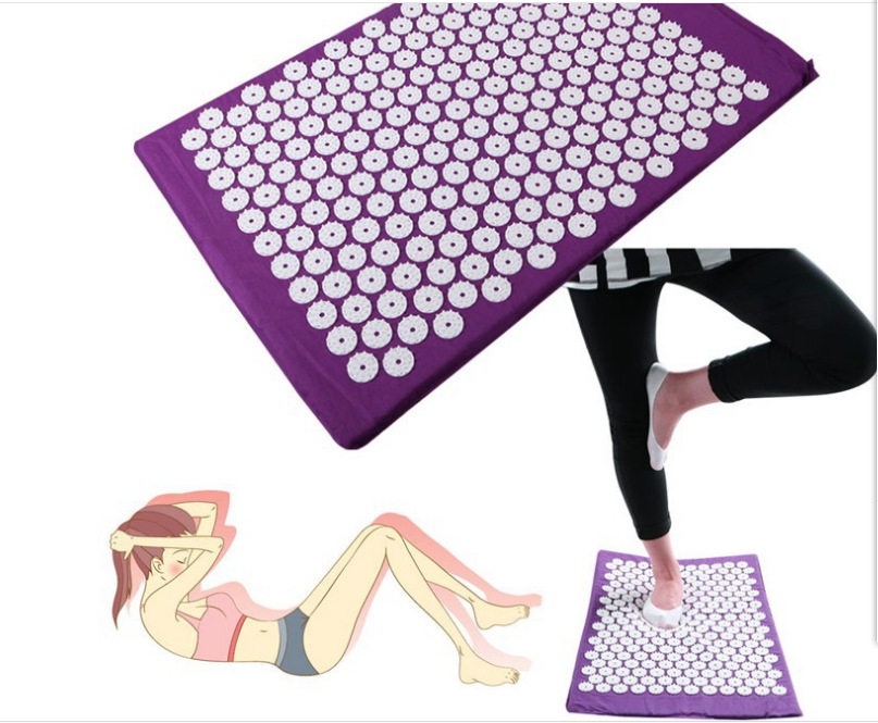 Needle-punched massage mat, yoga mat, acupoint massage mat, acupuncture mat, needle-punched pillow massage mat, TV fitness mat Application Scenario