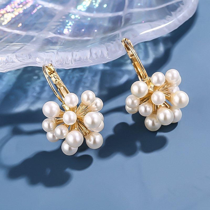 New 925 silver needle stud earrings, Korean fashion trendsetter style pearl earrings, versatile earrings for women, Korean version wholesale details Picture
