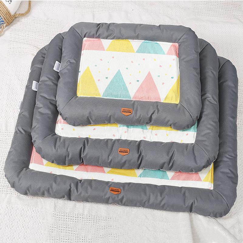 Pet supplies, direct sales from pet supplies manufacturers. Summer breathable cat beds, pet dog supplies, bed pads, ice silk, teddy, summer cool MATS, dog beds Application Scenario