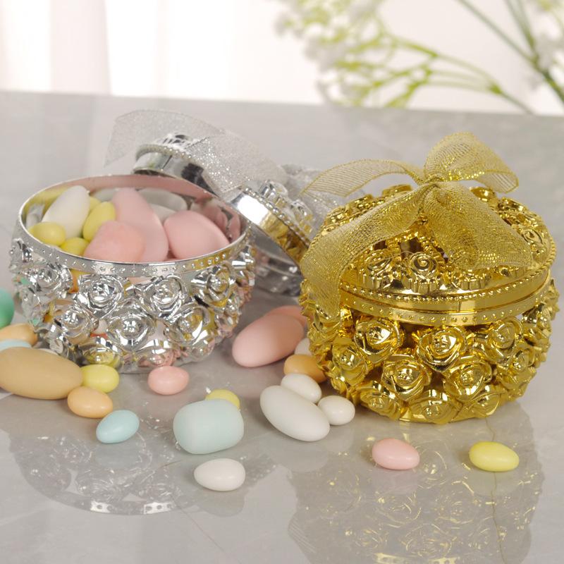 Factory direct supply of hollowed-out gold-plated candy boxes, aromatherapy boxes, jewelry storage boxes, wedding candy boxes, wedding supplies wholesale Application Scenario