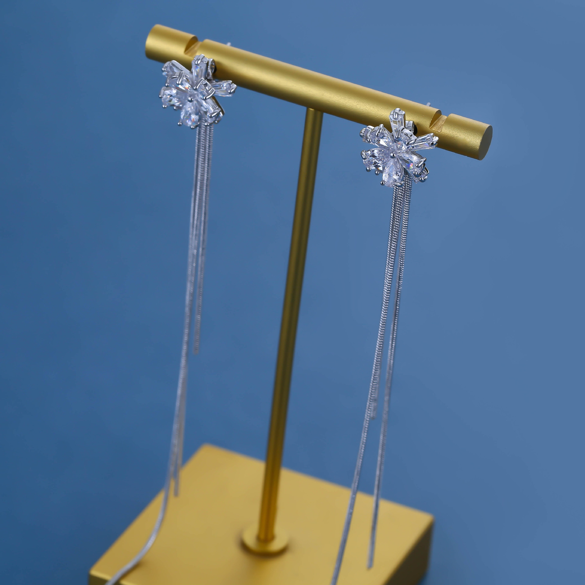 Korean version ice flower tassel earrings for women, 925 silver needle stud earrings, long style, fashionable, individual and elegant earrings manufacturer wholesale Specification image