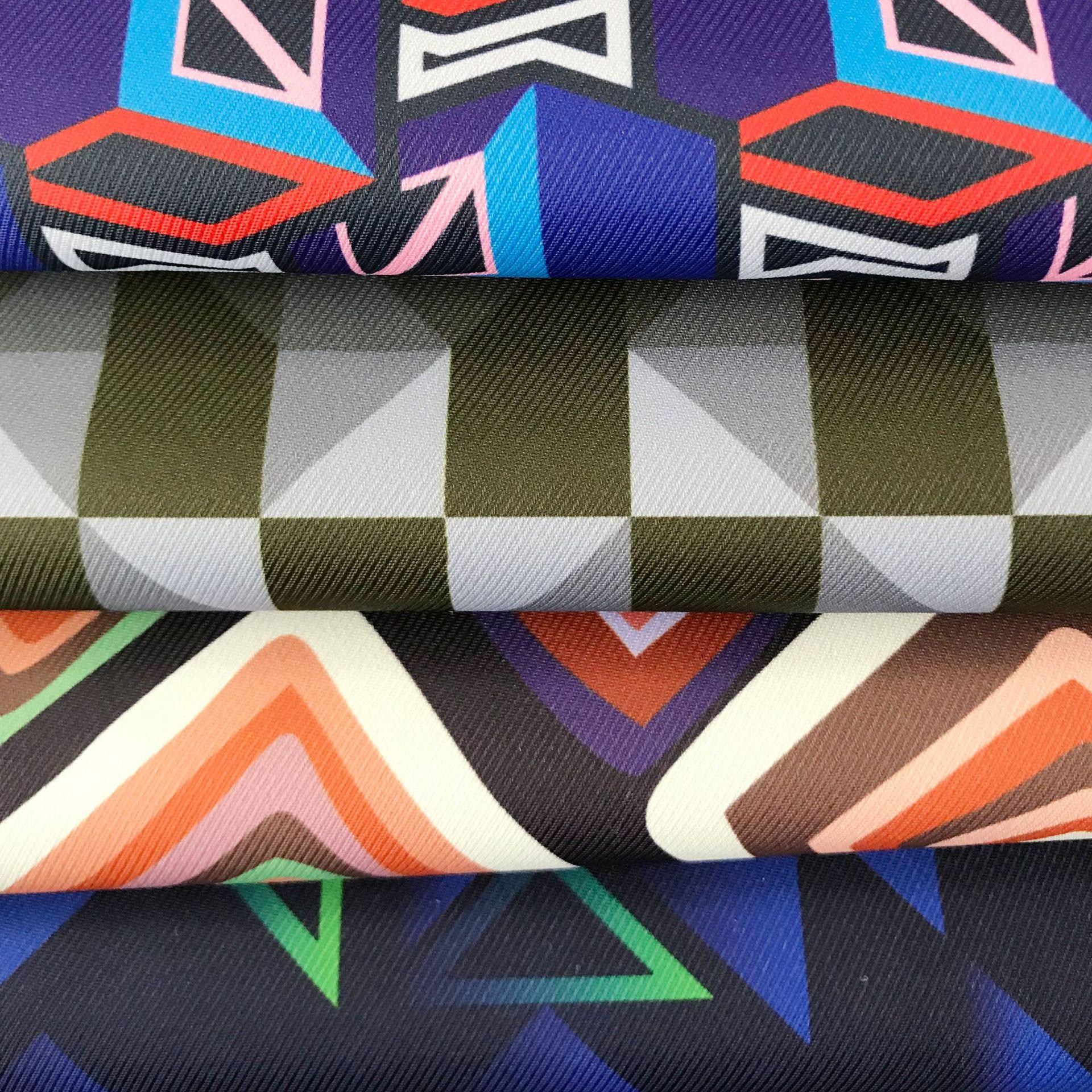 Cavalry diagonal printed composite fabric, waterproof Oxford fabric, double-back student bags, casual bags, mommy bags and other fabrics Application Scenario