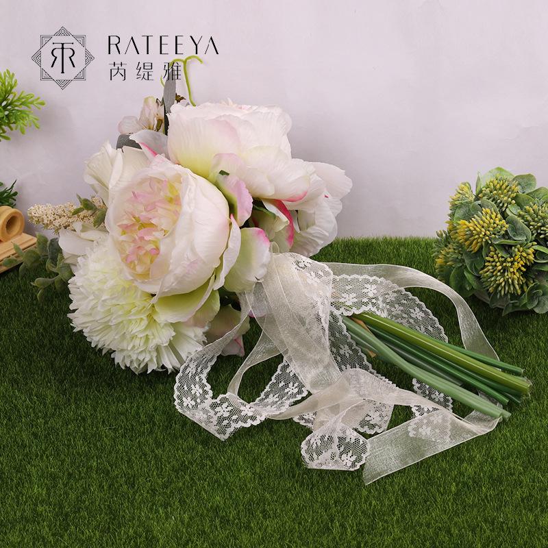 European and American creative wedding bouquets in outdoor style, realistic wedding bouquets for brides, wholesale of wedding supplies