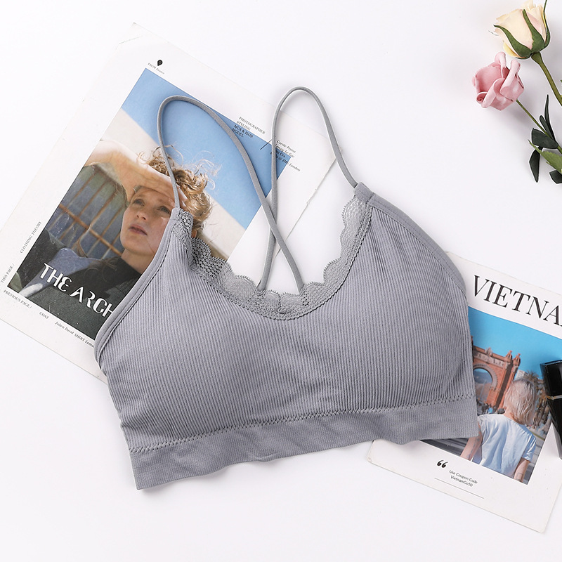 New seamless lace threaded beauty back, chest wrap, fine shoulder strap, comfortable and breathable, thick chest pad, gathering sports halter top undefined