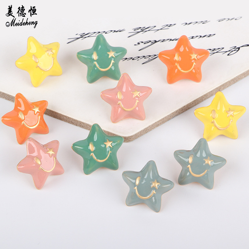 Factory direct sales of 20mm alloy material oil-dripping golden smiling five-pointed star diy loose bead hair accessory, 100 matching pieces of beads Application Scenario
