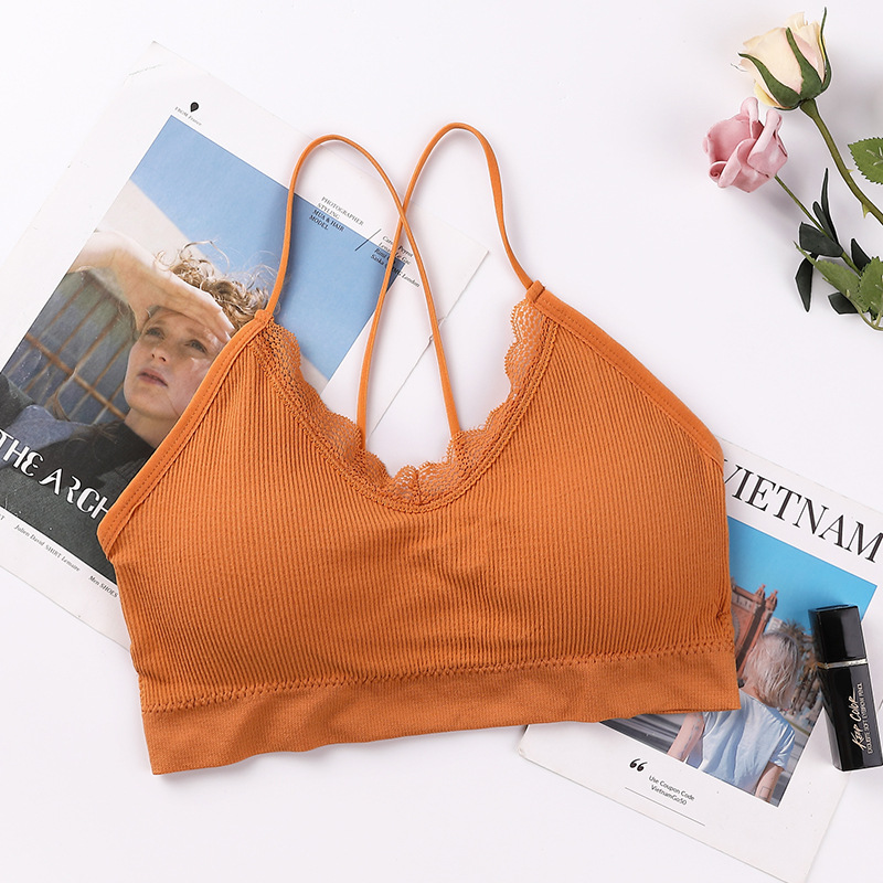 New seamless lace threaded beauty back, chest wrap, fine shoulder strap, comfortable and breathable, thick chest pad, gathering sports halter top undefined