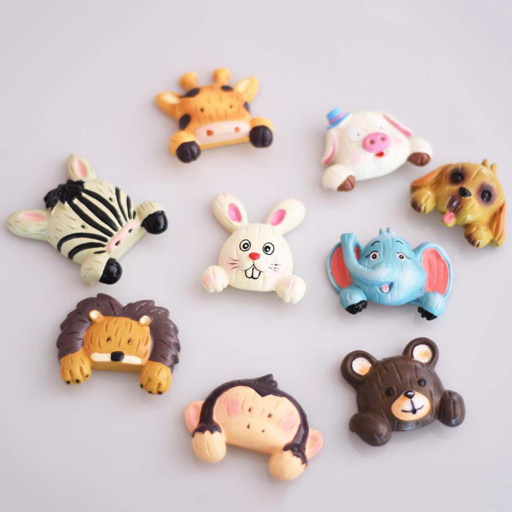 10-yuan wholesale of street stall goods, three-dimensional small animal switch stickers, cartoon creative wall stickers, bedroom wall socket decoration covers