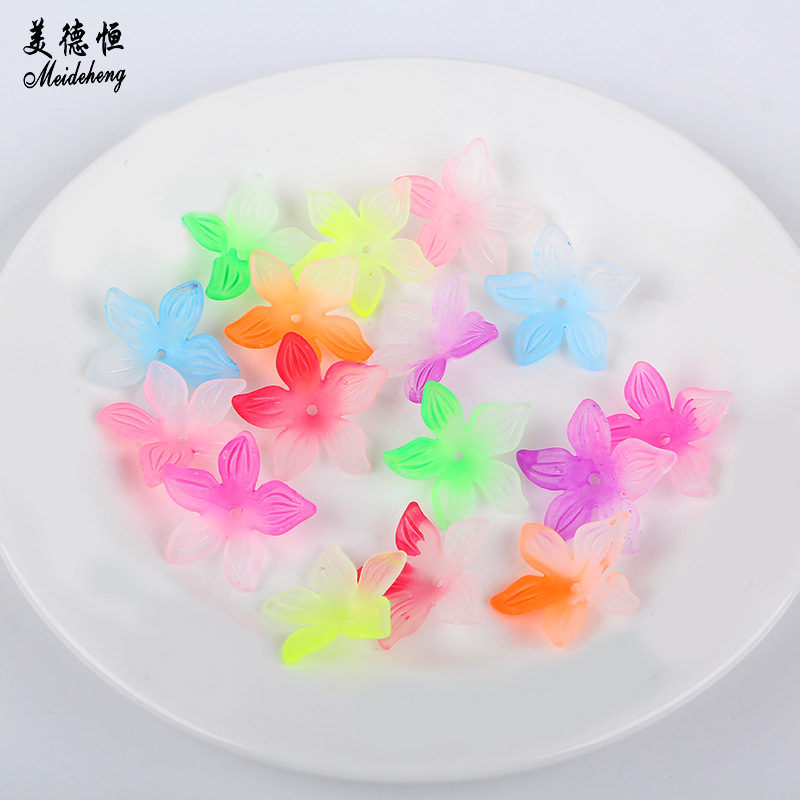 The flower hairpin manufacturer specializes in the production and wholesale of hair accessories, including flower ancient-style hairpins and tassel hairpins