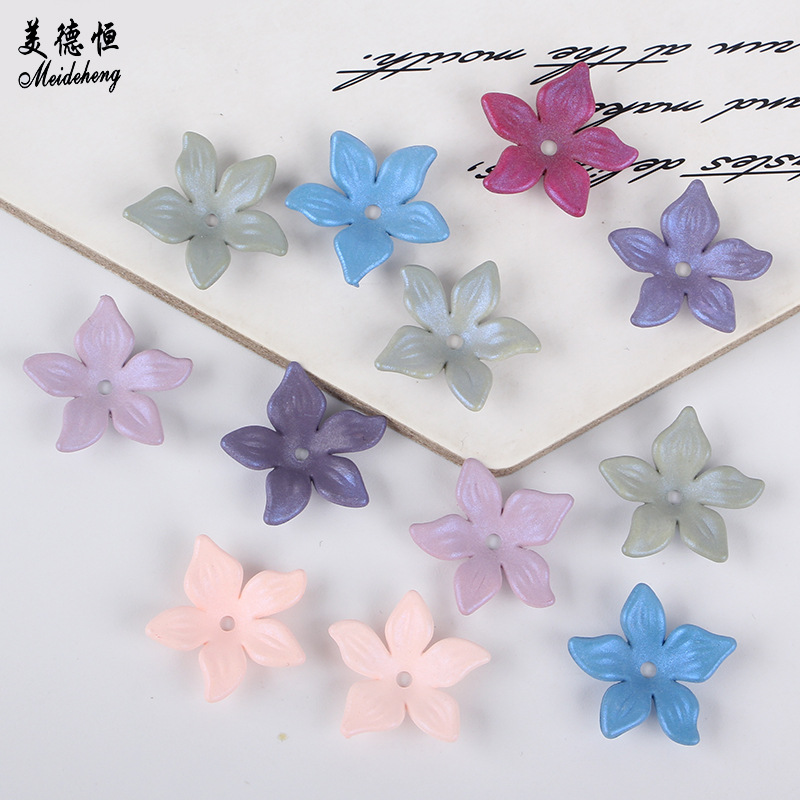 Factory direct sales of acrylic mid-hole frosted five-petal flower handcrafted headwear, bride headwear, ancient-style hairpin accessories Application Scenario