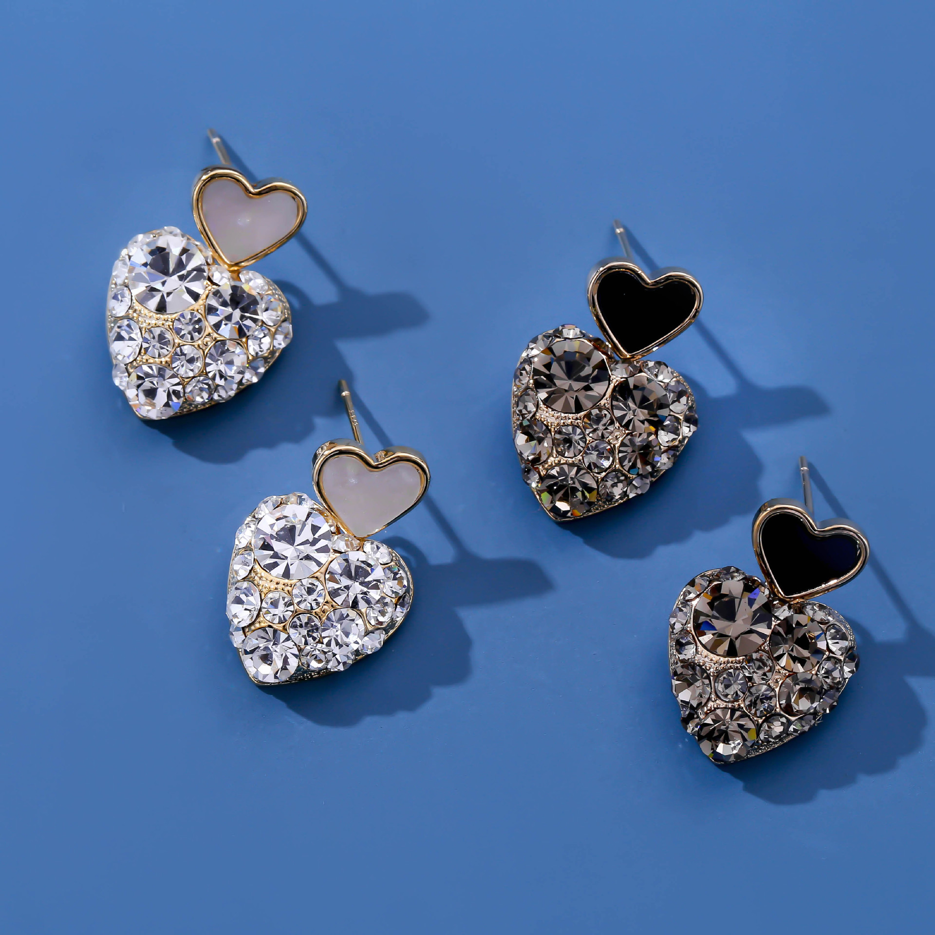 Dongdaemun, South Korea, offers a unique heart-shaped creative stud earrings for women, zircon earrings, and is a simple, fashionable and elegant ear accessory manufacturer for wholesale Application Scenario