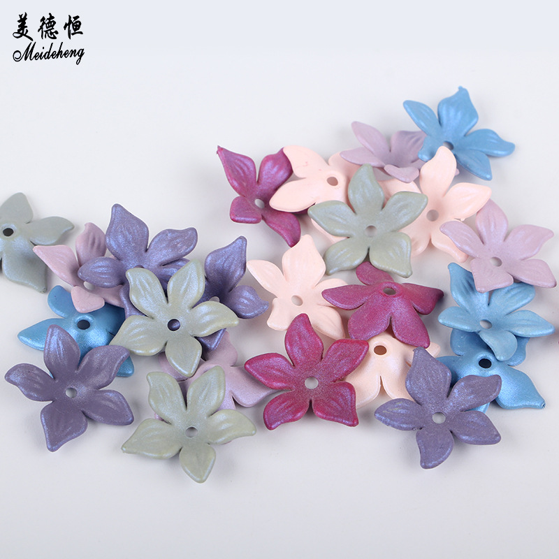 Factory direct sales of acrylic mid-hole frosted five-petal flower handcrafted headwear, bride headwear, ancient-style hairpin accessories Specification image