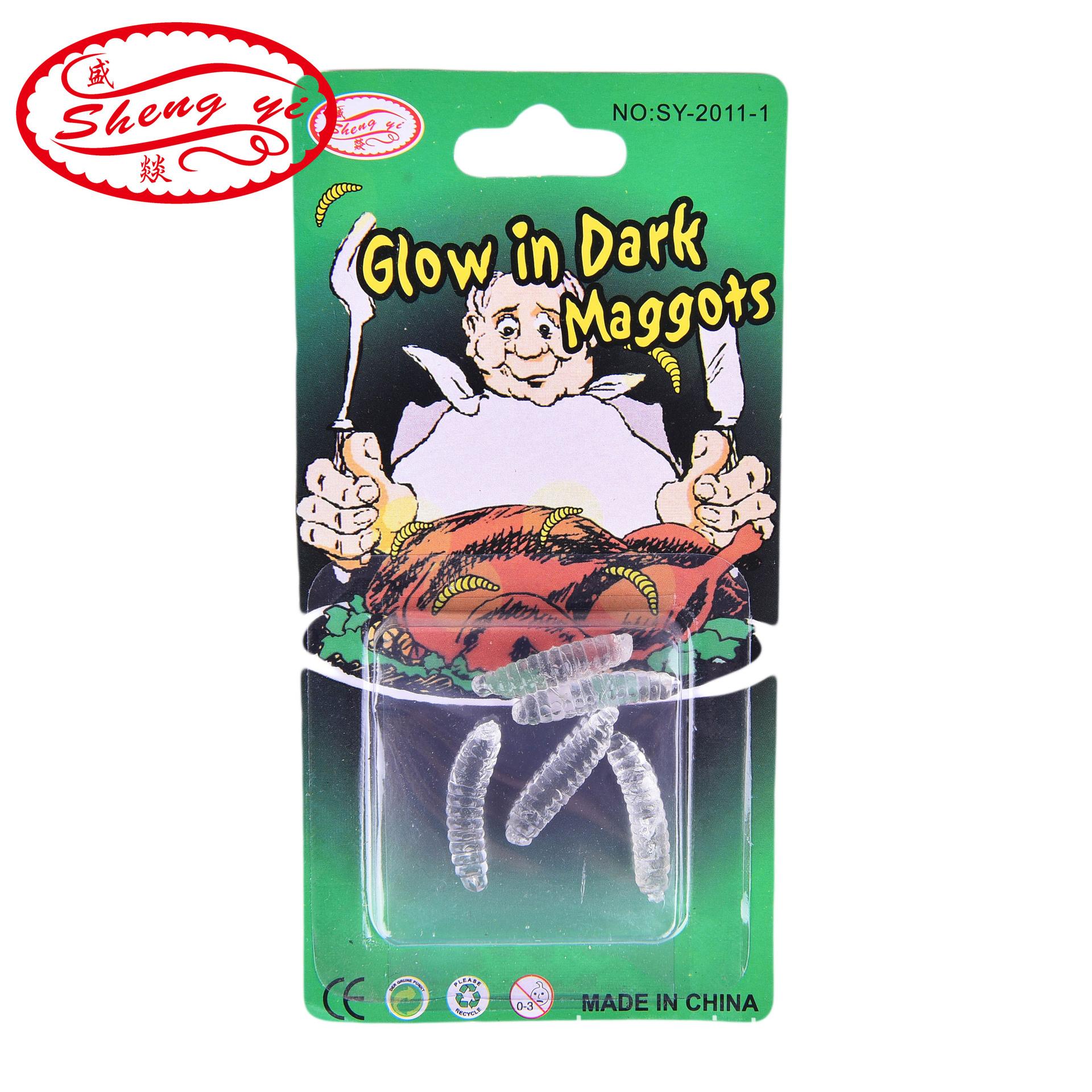Cross-border prank and prank simulation insect toys, novel and unique prank night light maggot cockroach toys Application Scenario