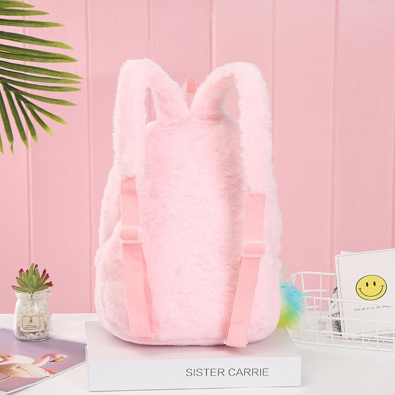 The new plush backpack, Unicorn backpack, is a cute cartoon children's schoolbag for kindergartens Application Scenario