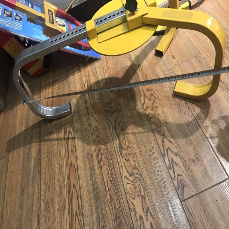 Factory direct sales of car locks, anti-theft three-fork wheel locks, parking lot tire locks with discs, car locks wholesale details Picture