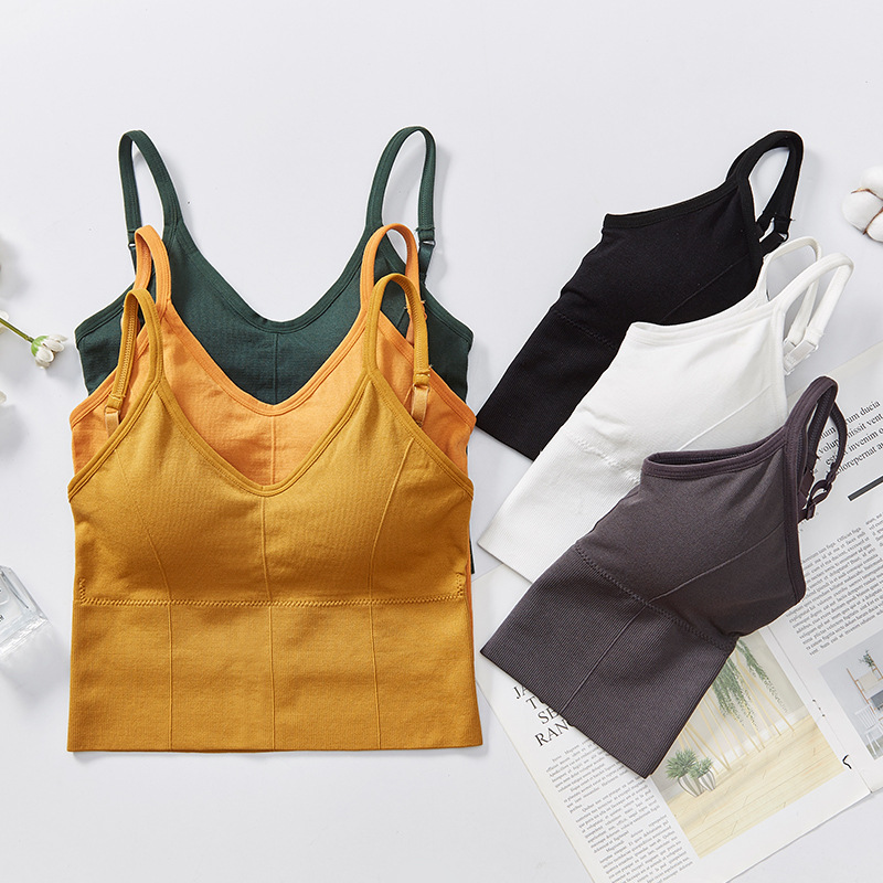 The same U-shaped beauty back-hugging, strapless and body-hugging yoga sports vest and women's halter bra as the Internet celebrity Kaka details Picture