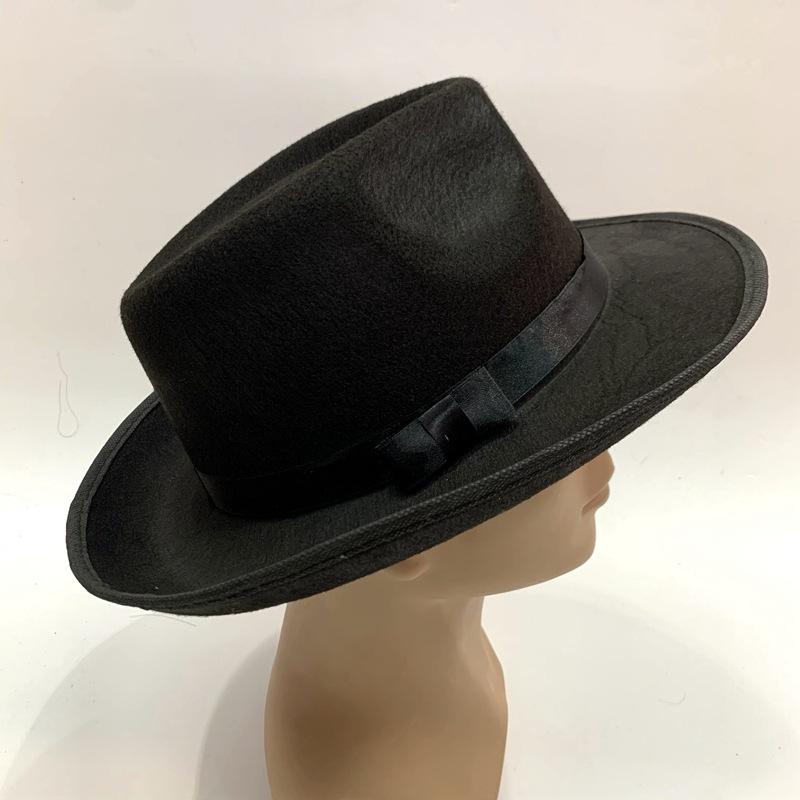 Black non-woven fabric wide-brimmed top hat, jazz hat, Jackson top hat, singer, dancer, dancing gunman hat Application Scenario