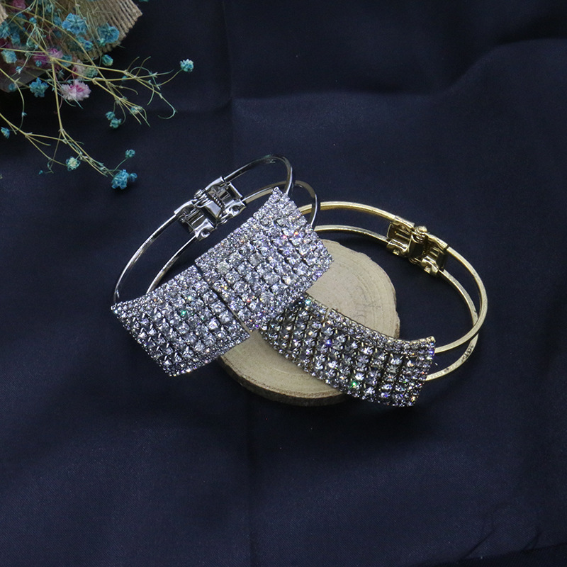 韩版新款学生手链简约奢华新娘珍珠手链手镯婚纱拍摄配饰首饰批发