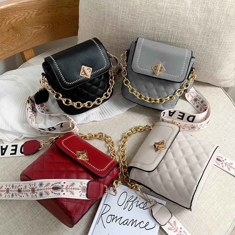 Factory direct sales of new fashionable bags, girls' student bags, women's handbags, high-end premium products, new quality street stall bags