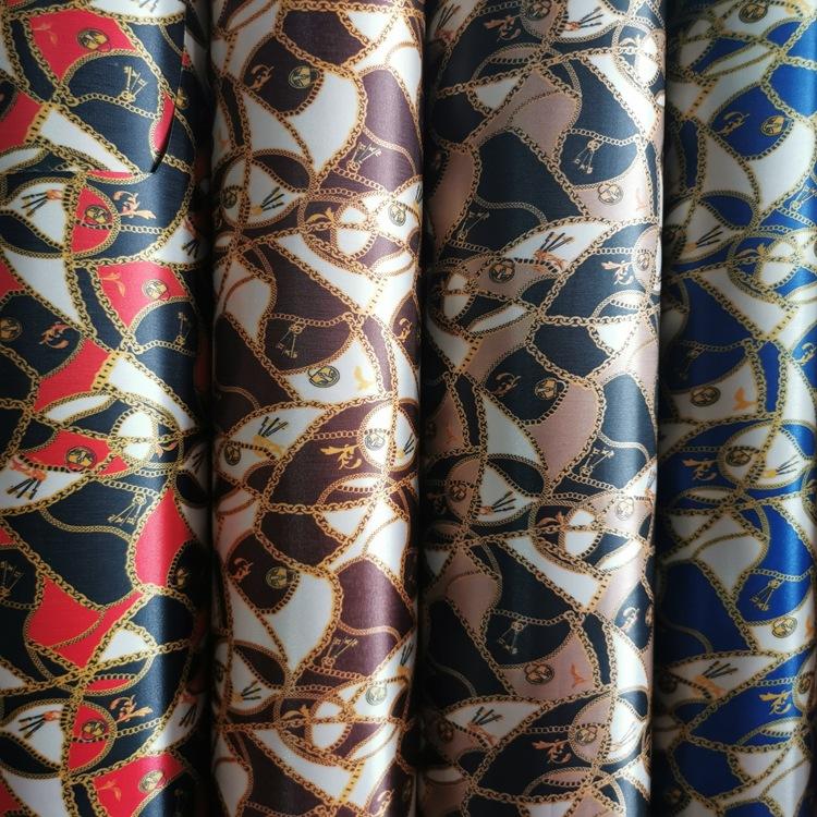 The color-printed series is sold directly by the manufacturer with a large amount of stock. We undertake wholesale and retail of luggage materials