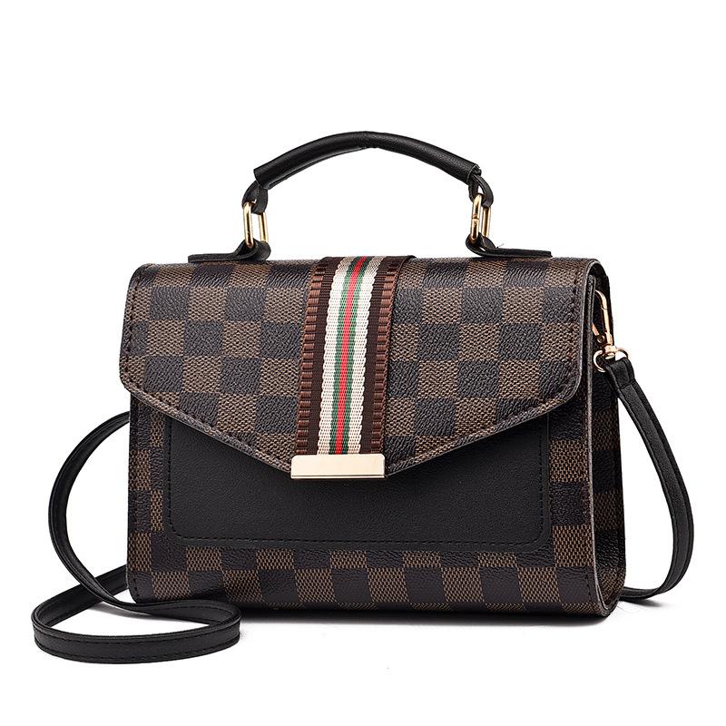 时尚简约迷你包包 厂家直销低价女款新潮斜挎包 淑女简约斜挎包白底实物图