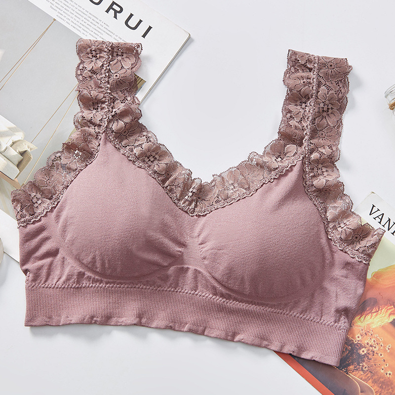 The popular lace queen with wide shoulder straps, pure cotton lining, beautiful back wrap around the chest, no steel rings to prevent exposure, sporty yoga strapless undefined