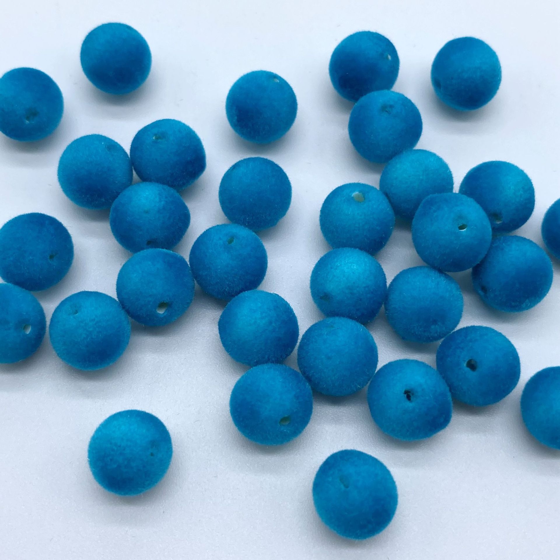 Factory direct sales of acrylic through-hole flocked round beads for diy matching and making earrings, bags, accessories and beading materials undefined