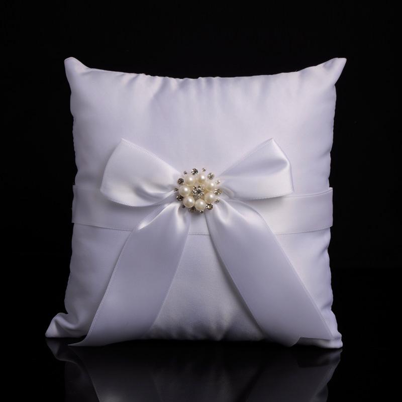 Wedding products: Western-style creative wedding flower basket rings, pillowcase set, sign-in book, sign-in pen, wine glass, knife and spatula, 6-piece set of wedding supplies Specification image