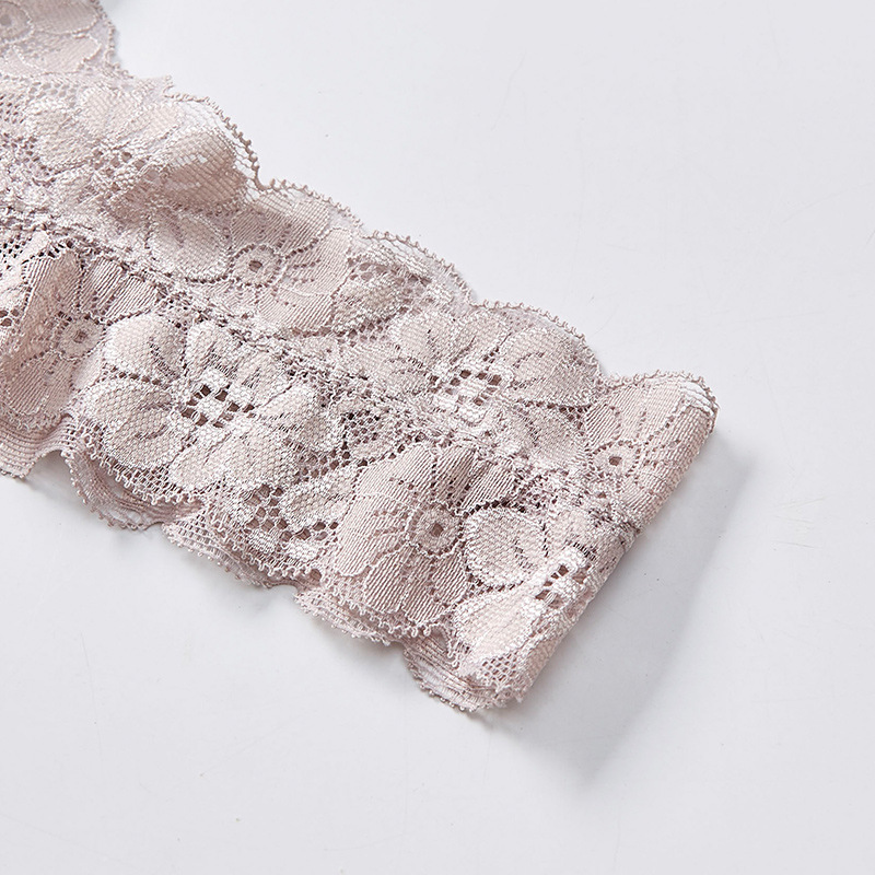 The popular lace queen with wide shoulder straps, pure cotton lining, beautiful back wrap around the chest, no steel rings to prevent exposure, sporty yoga strapless Application Scenario
