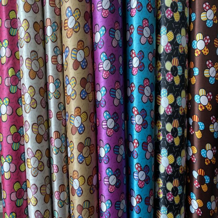 The color-printed series of luggage, cosmetic bags, handbags and various outer packaging materials are in abundant stock for wholesale and retail