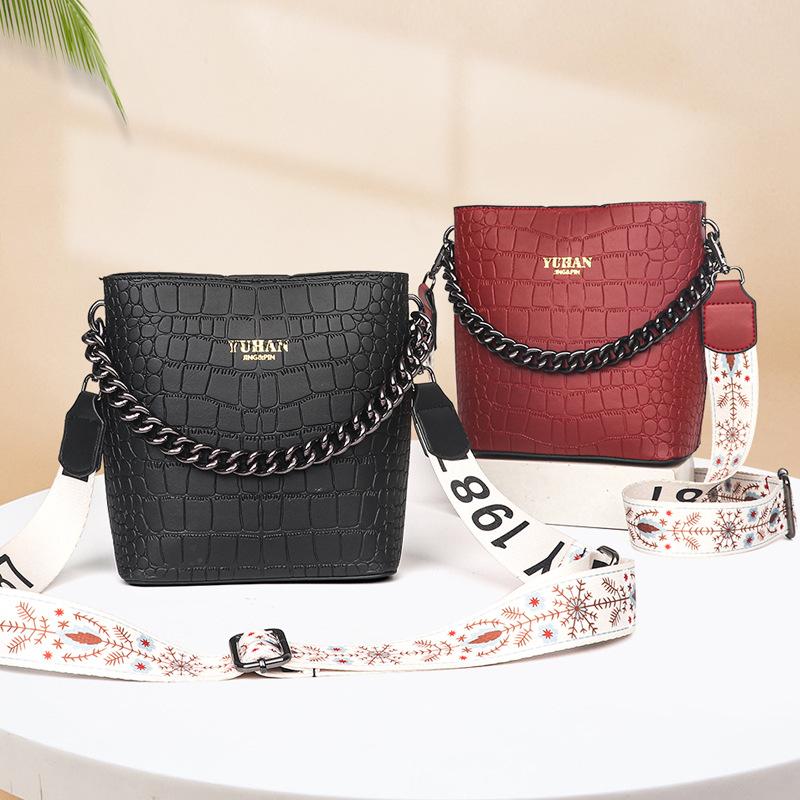 Factory-customized stylish bucket bag, crossbody fashionable and versatile women's bag, 2020 new summer trend internet-famous handbag Specification image