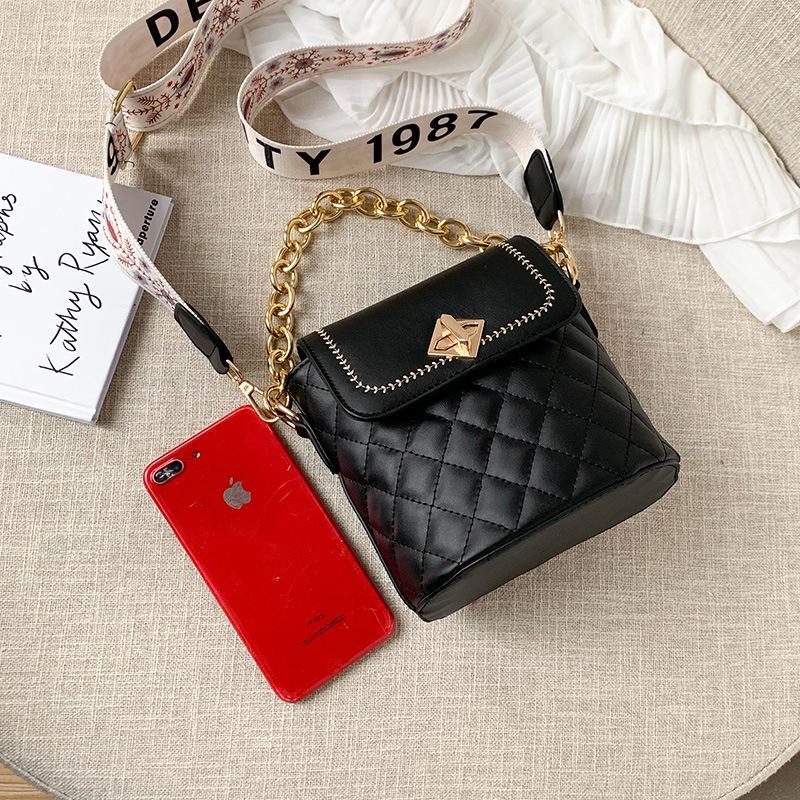 Factory direct sales of new fashionable bags, girls' student bags, women's handbags, high-end premium products, new quality street stall bags Item Picture