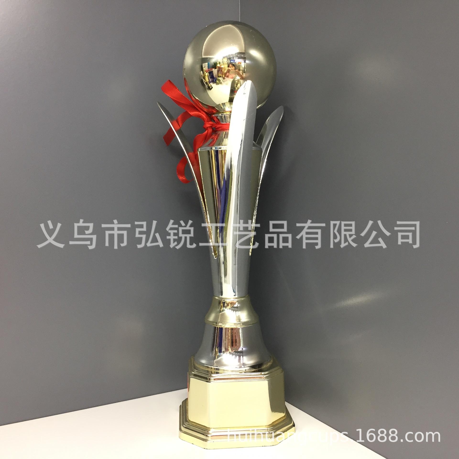 Hot-selling wholesale football plastic trophies, sports competition student prizes, commemorative awards, and creative customizable logos Specification image