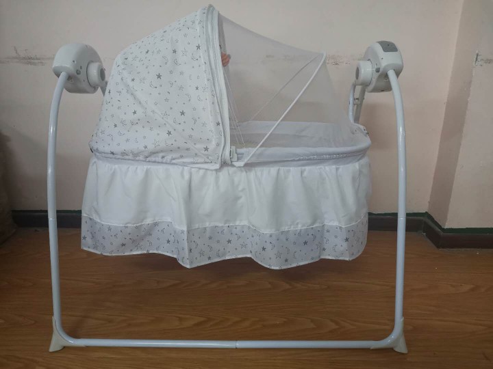 婴儿智能电动摇椅摇床秋千哄娃神器婴儿床批发详情图7