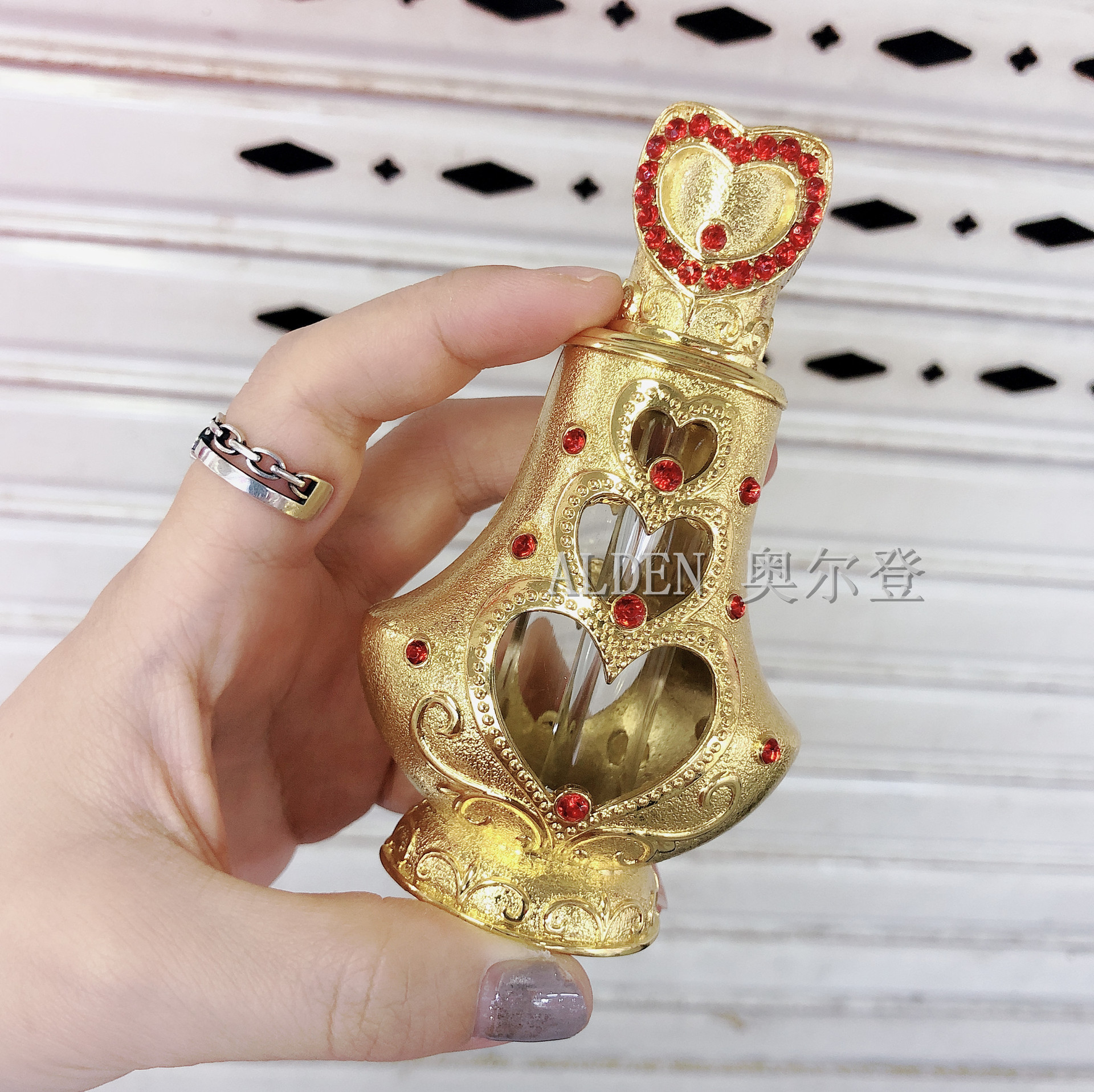 Middle East Dubai diamond-encrusted essential oil bottle straight tube sub-bottle love perfume empty bottle details Picture