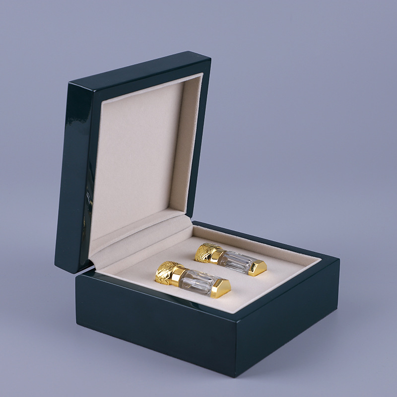 Factory direct sales, wholesale of small square gift boxes, high-end perfume, cosmetics and gift packaging boxes in stock