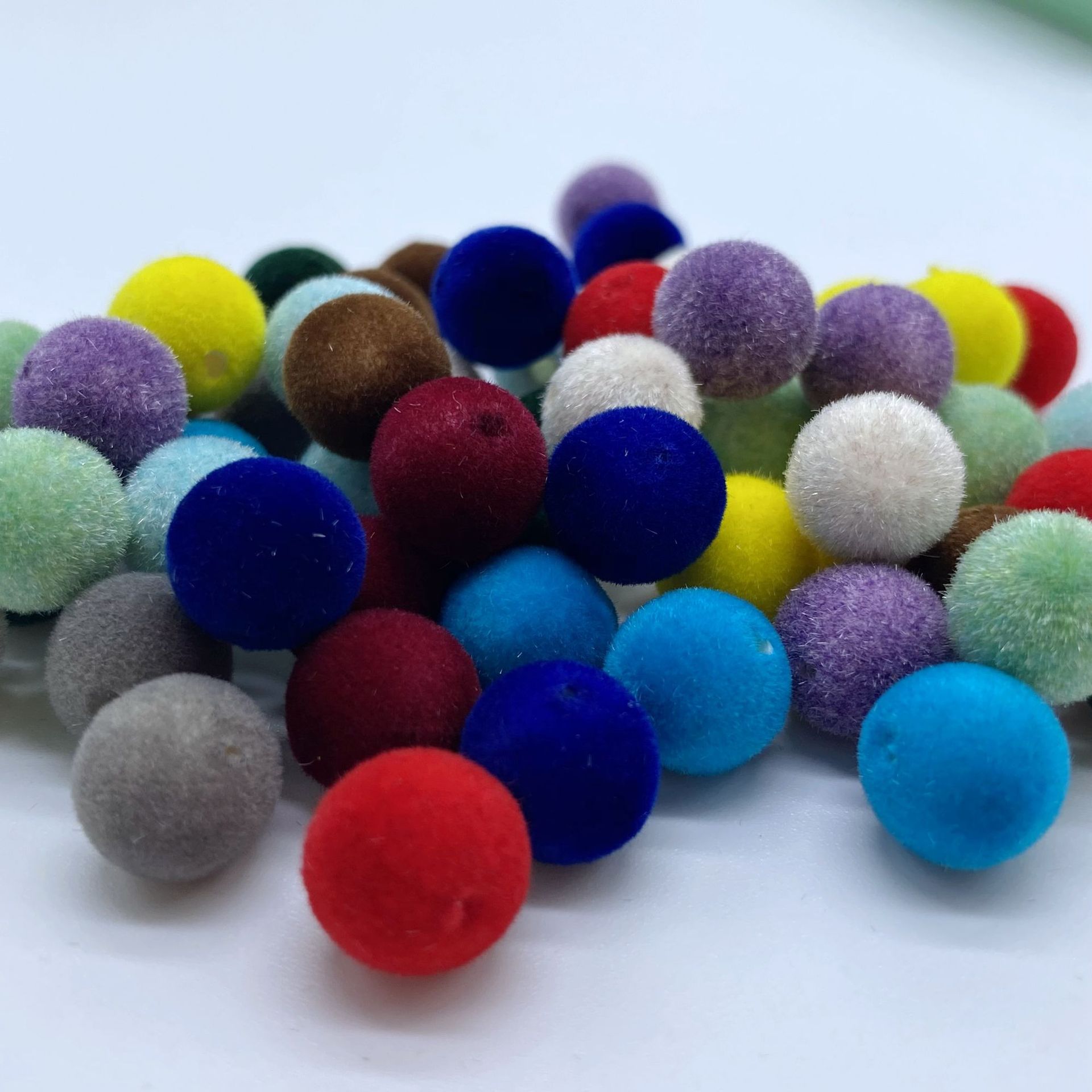 Factory direct sales of acrylic through-hole flocked round beads for diy matching and making earrings, bags, accessories and beading materials Application Scenario