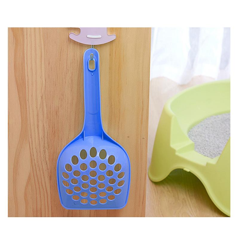 Pet cleaning products manufacturers direct sales candy color big round hole cat litter shovel plastic hollow cat litter cat poop shovel Application Scenario