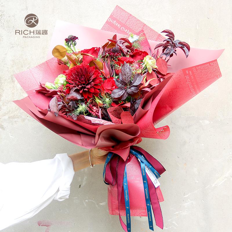 Ruiqu's new English paper flower bouquet wrapping paper with letter printing, wholesale of packaging supplies for flower shops Application Scenario