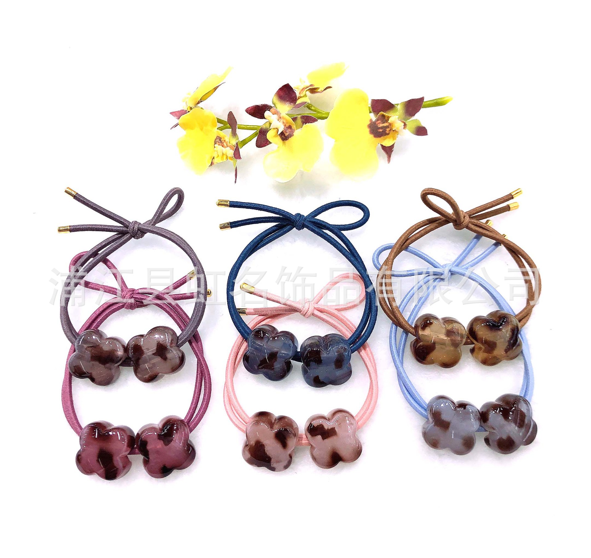 Manufacturers direct sales of double four-leaf flower hair rope headband female hair band hair coil coil head rope thumbnail