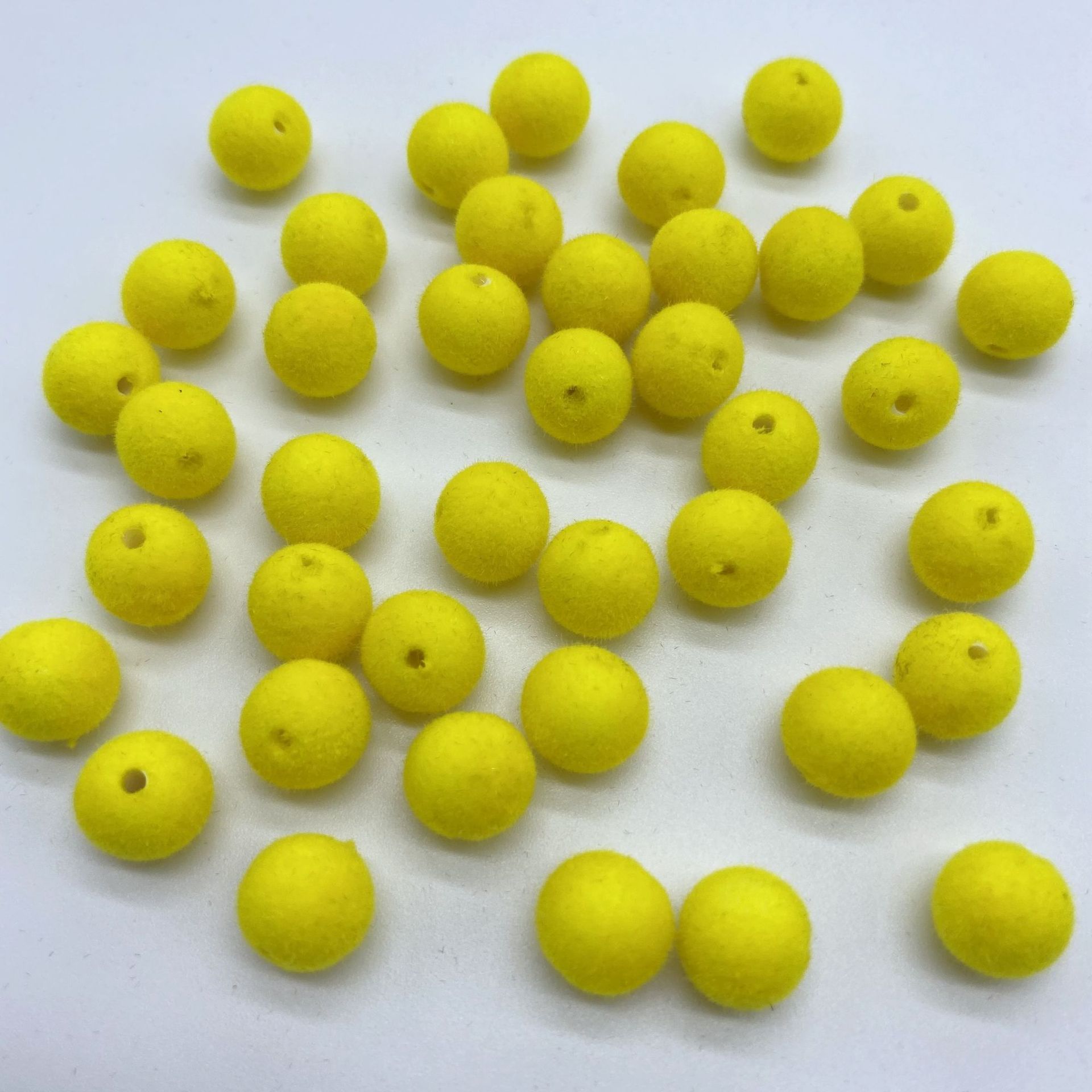 Factory direct sales of acrylic through-hole flocked round beads for diy matching and making earrings, bags, accessories and beading materials undefined