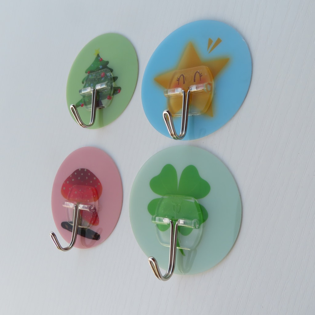 Factory direct sales: 6.5 cm removable rubber pattern hook, washable and reusable without deformation, strong adhesive hook Application Scenario