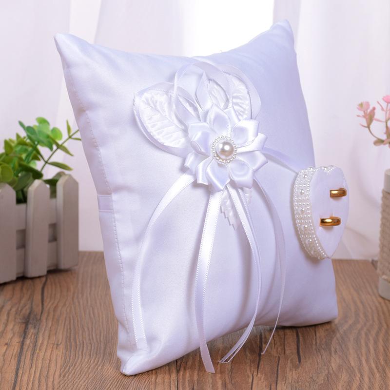 New creative white wedding ring pillows, camellia accessories, square ring boxes, bride and groom ring holders, wholesale wedding supplies Specification image