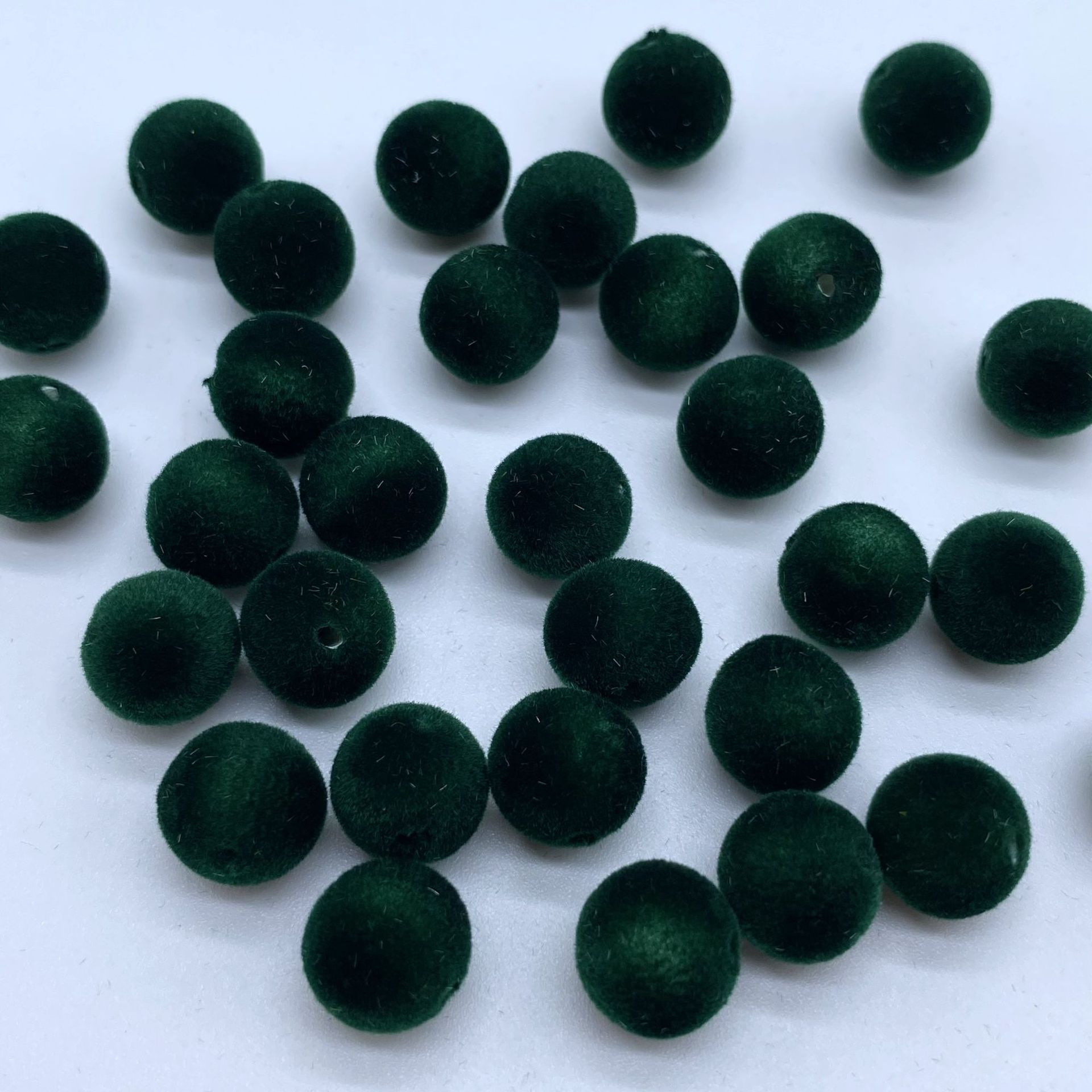 Factory direct sales of acrylic through-hole flocked round beads for diy matching and making earrings, bags, accessories and beading materials undefined