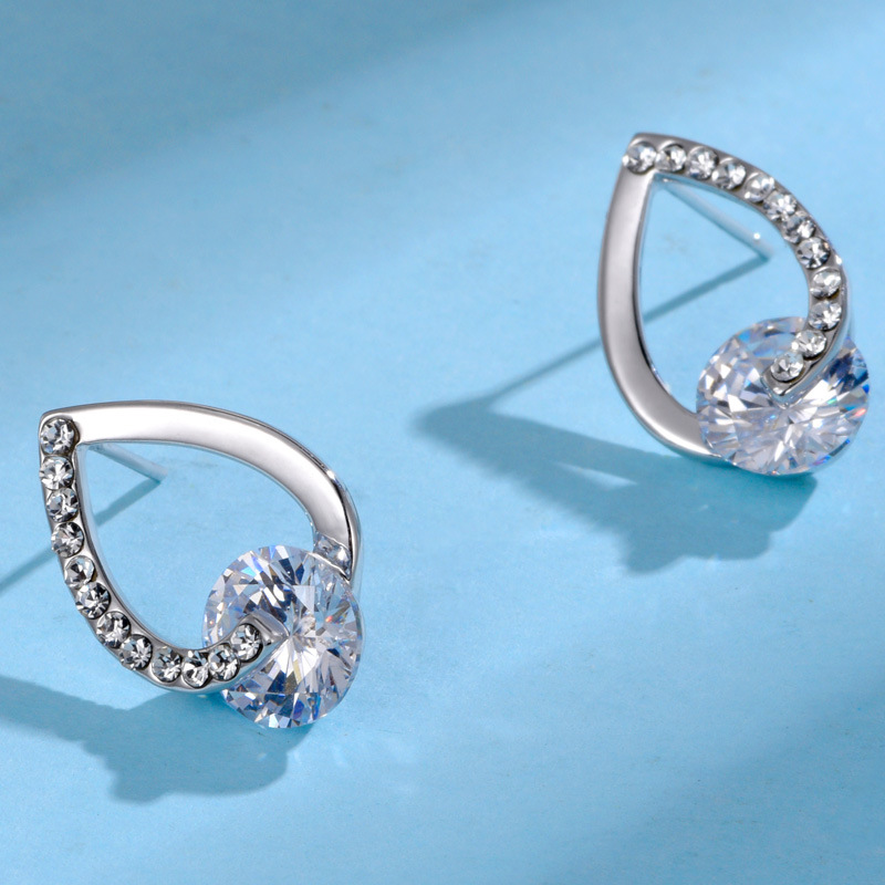 Korean s925 silver ear studs 2020 New style, trendy and simple heart-shaped earrings, versatile silver ear ring accessories for women's elegance