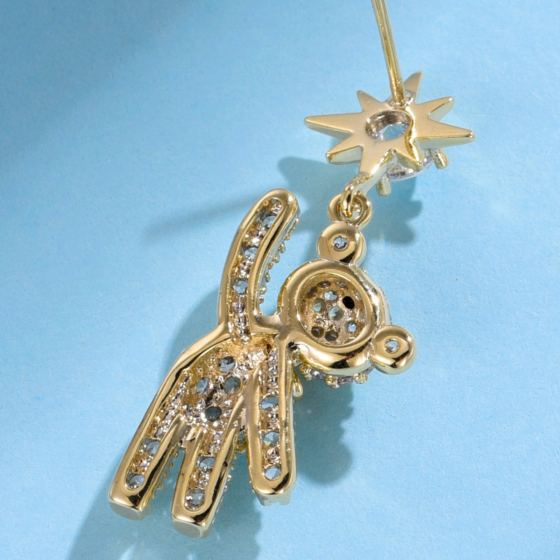New earrings from Dongdaemun, South Korea, 925 silver zircon micro-inlaid bear snowflake stud women's earrings factory wholesale Application Scenario