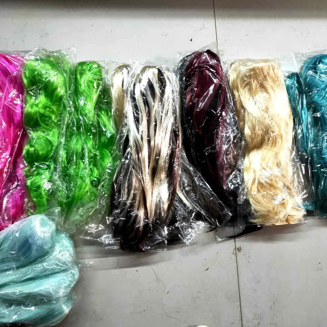 We are dealing with leftover orders of foreign trade wigs at low prices. We don't choose any style. All kinds of wigs in various styles and colors are on sale at a discount Specification image
