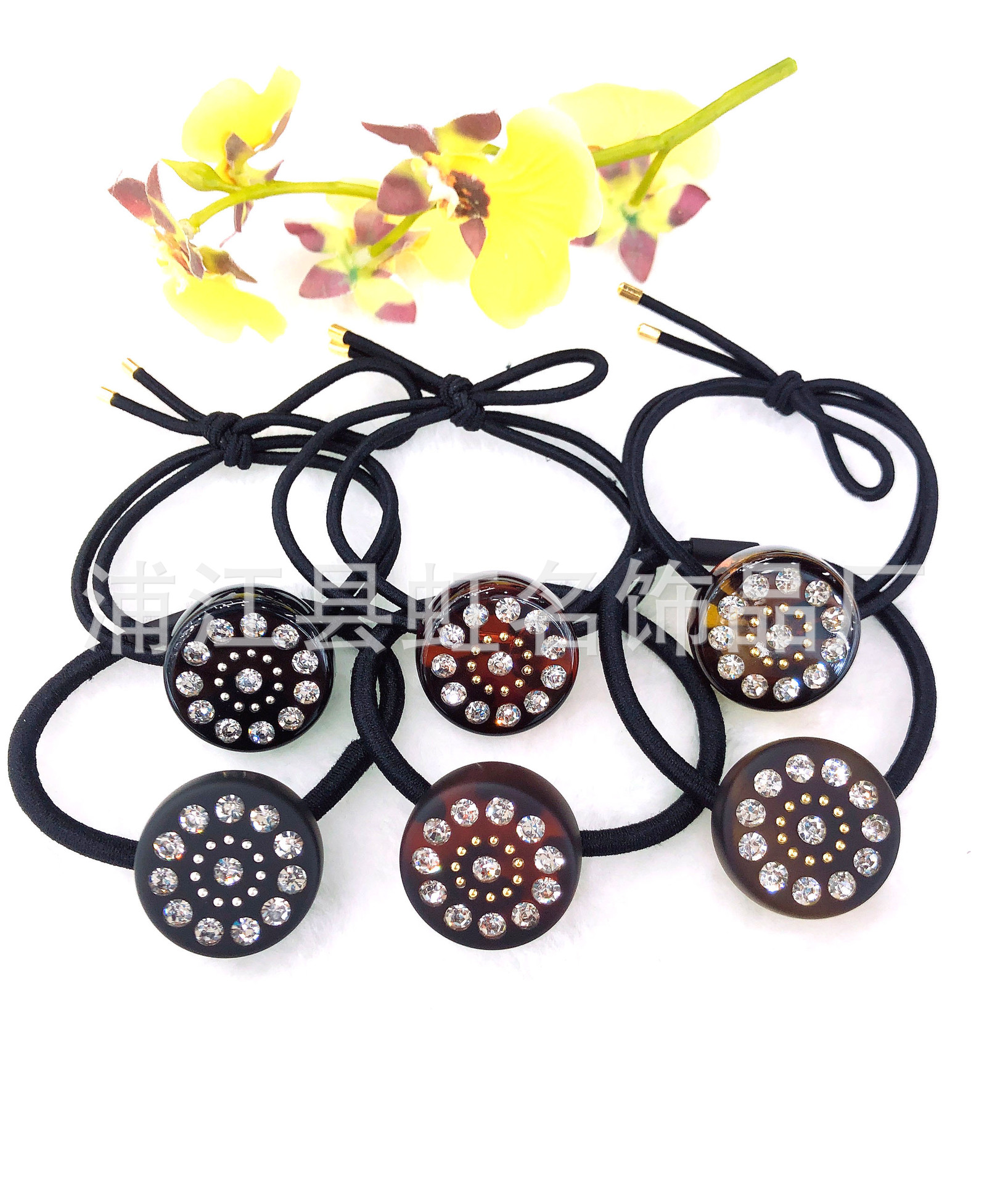 Manufacturers direct sales of hair hoop half round ball inlaid diamond hair rope Internet celebrity stall with ponytail scrunchie gold rope buckle thumbnail