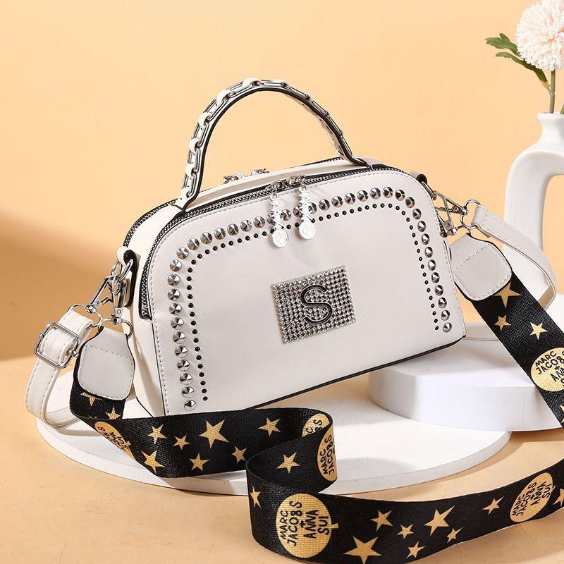 Factory direct sales of new 2020 fashionable and trendy women's handbags, ins solid color single-shoulder crossbody bucket bag Specification image