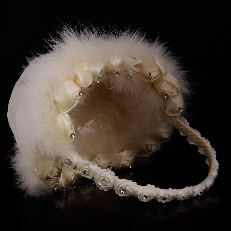 Cross-border Western-style wedding flower girl, ostrich wool rose, handmade flower basket, bridesmaid carrying basket, wedding decoration supplies Application Scenario